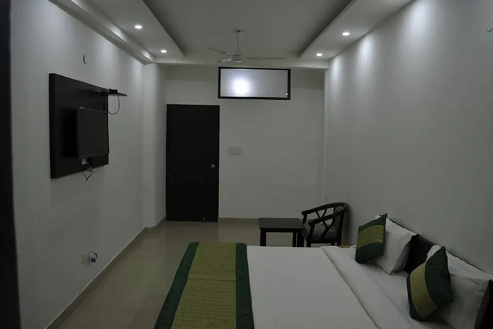 Room 17 of 90