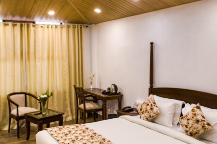 Room 6 of 32