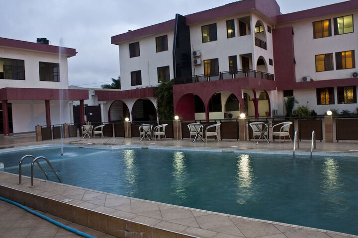 Pool 14 of 26