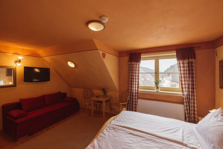 Room 5 of 7