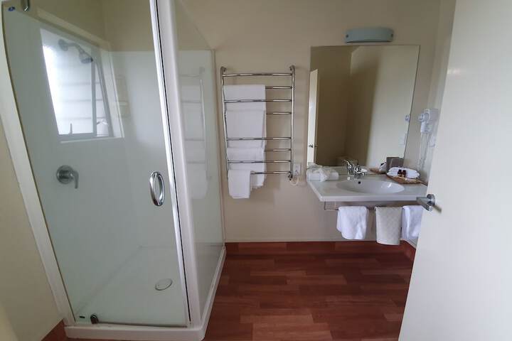 Room 52 of 60