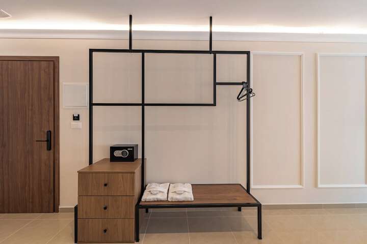 Room 67 of 187