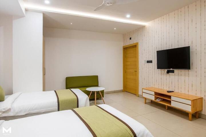 Room 14 of 36