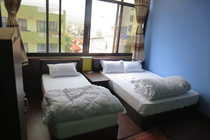 Room 9 of 24
