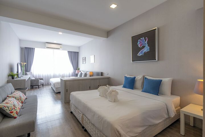 Room 27 of 216