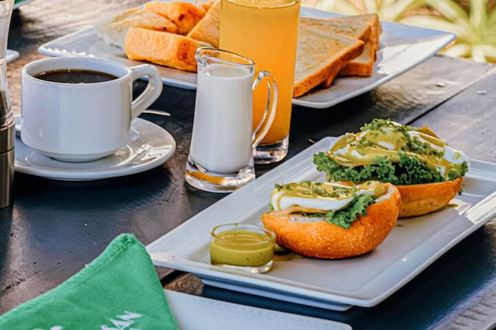 Breakfast/Coffee Service 17 of 30