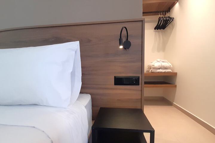Room 30 of 53
