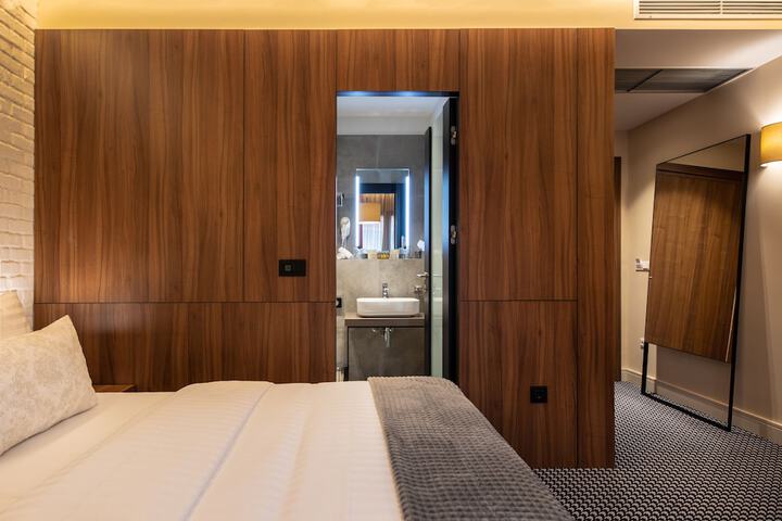 Room 38 of 61