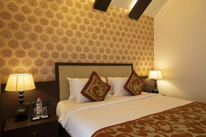Room 4 of 37