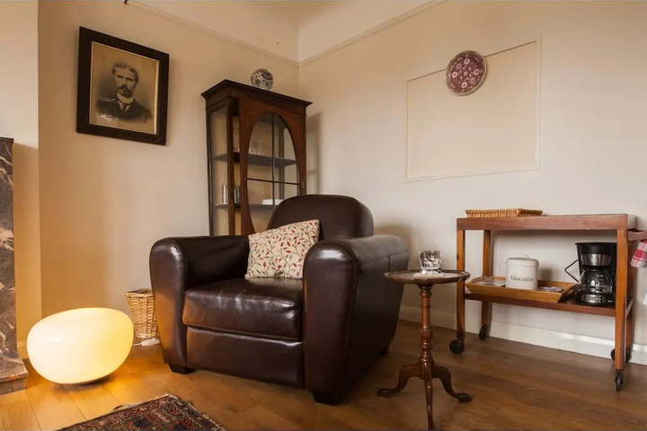 Unique & Beautiful Home for 8 in East Putney