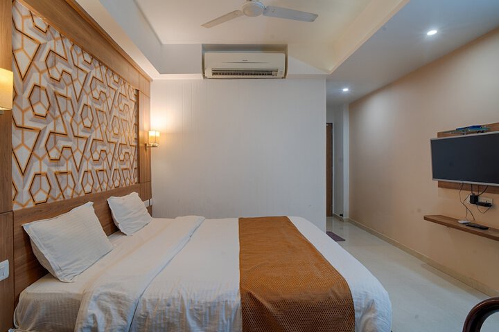 Room 34 of 61