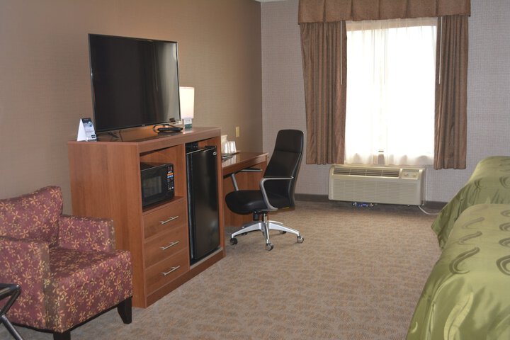 2 Queen Beds (3 of 11)