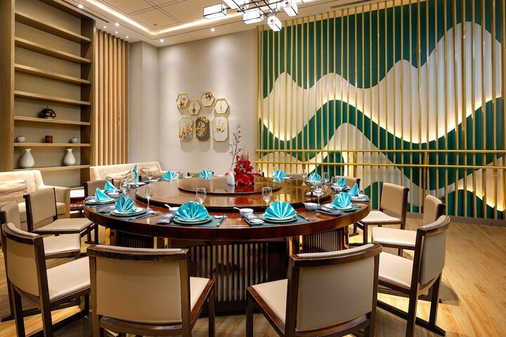 Dining 53 of 76