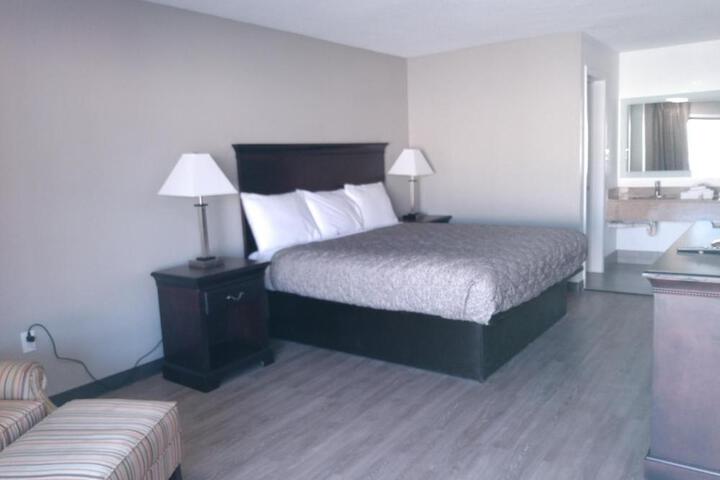 2 Double Beds (7 of 11)