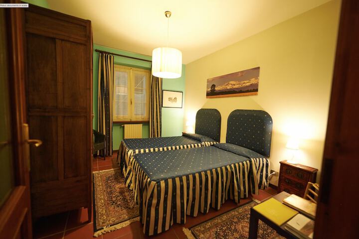 Room 4 of 43