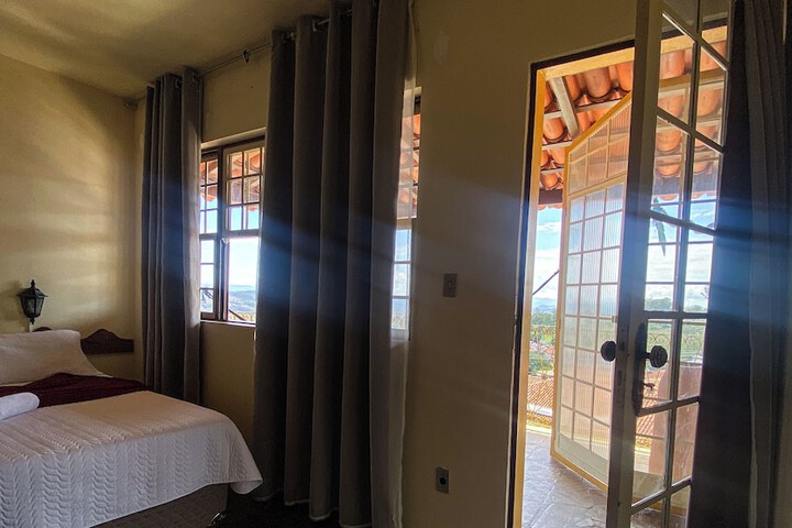 Room 12 of 130