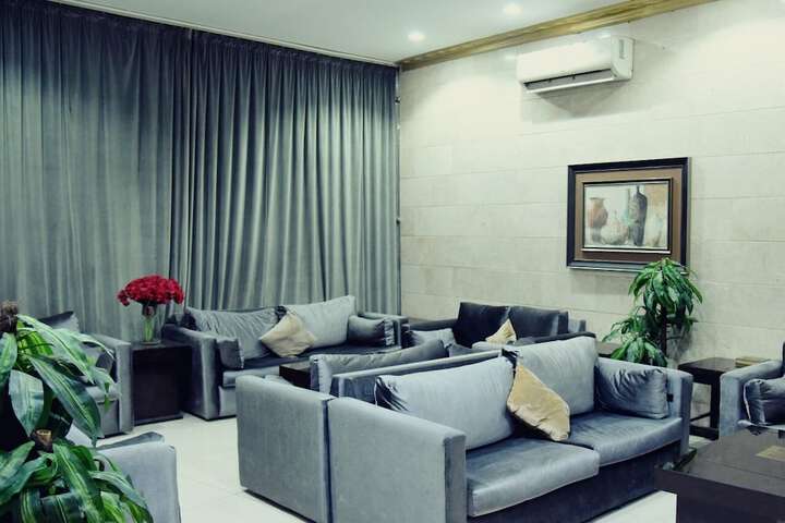 Hotel 100 of 117