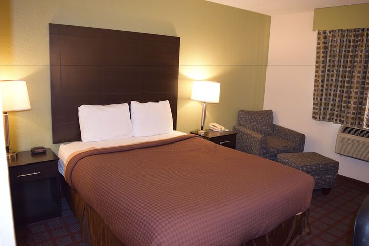 1 Queen Bed (21 of 22)