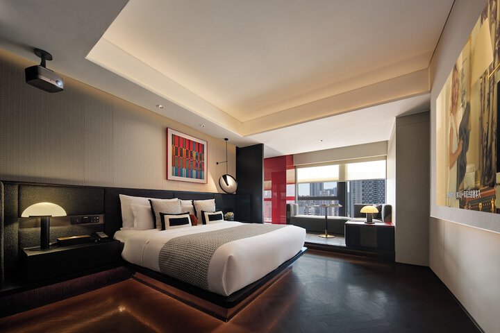 Room 18 of 38