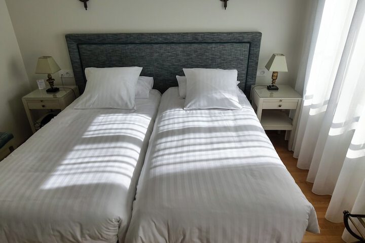 Room 48 of 103