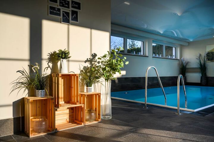 Hotel Pool