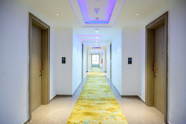 Ballroom/Hall 130 of 166