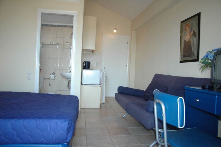 Room 6 of 7