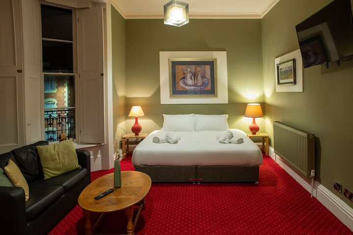 Room 7 of 73