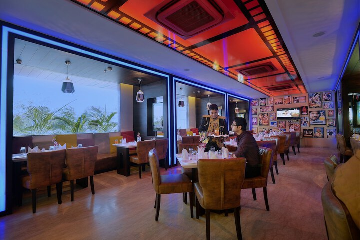 Dining 44 of 62