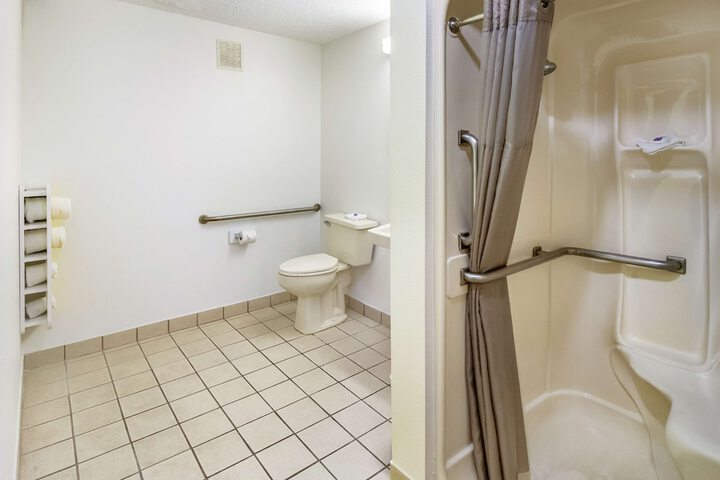 Room 13 of 22