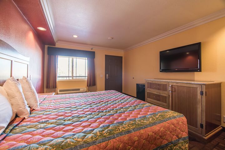 Standard | King Bed (18 of 31)