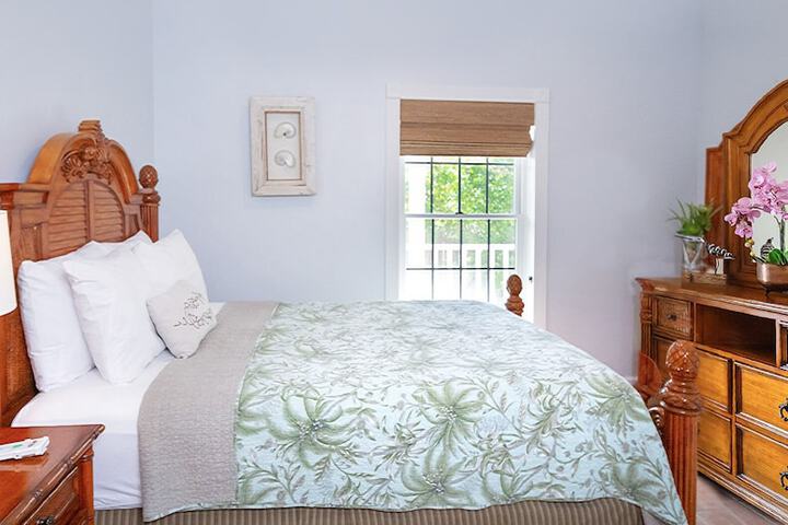 Room 25 of 178