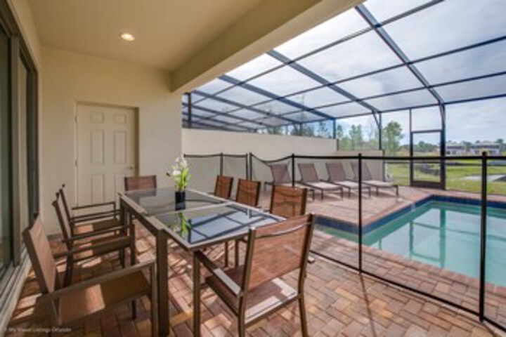 Pool 82 of 160