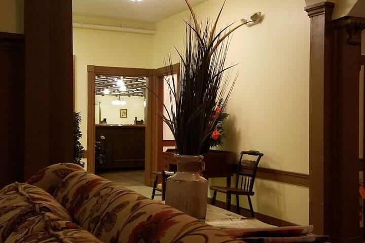 Room 6 of 33
