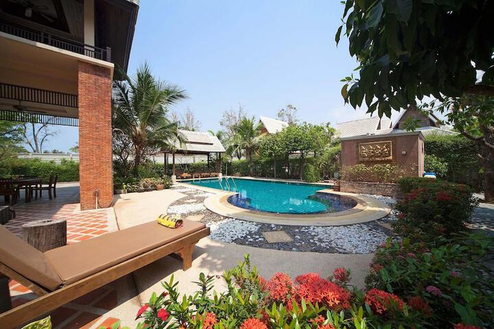 Hotel with Pool