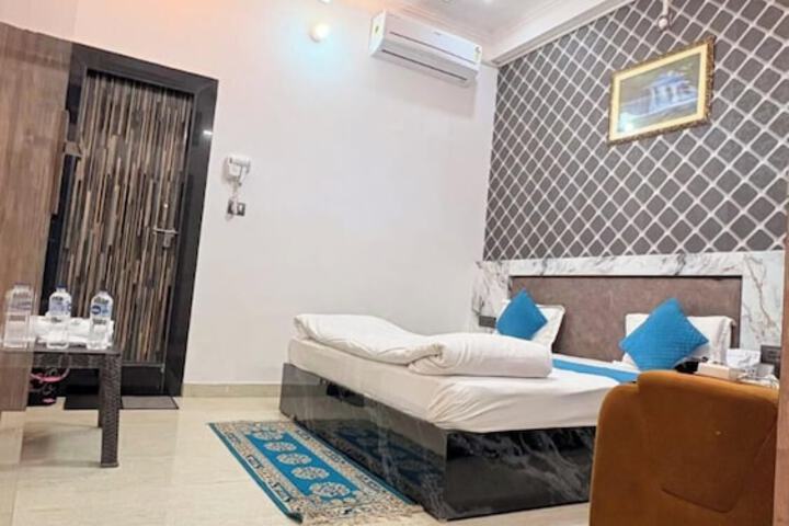 Room 21 of 29