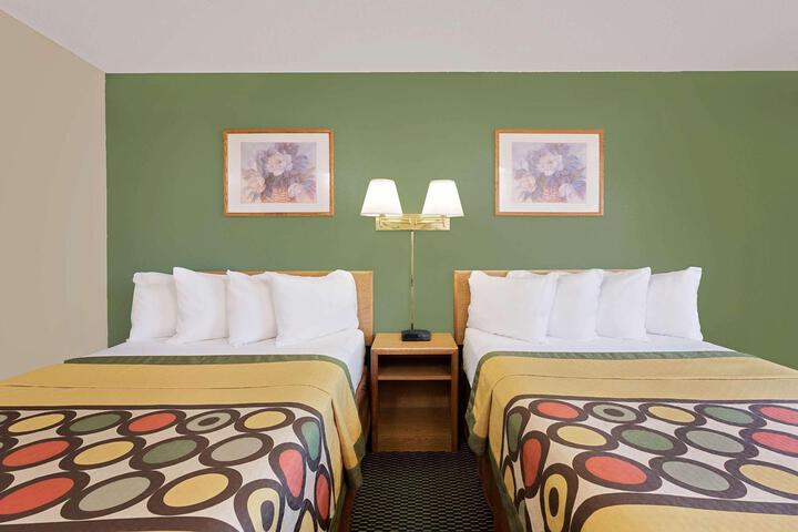 1 Queen Bed (1 of 8)
