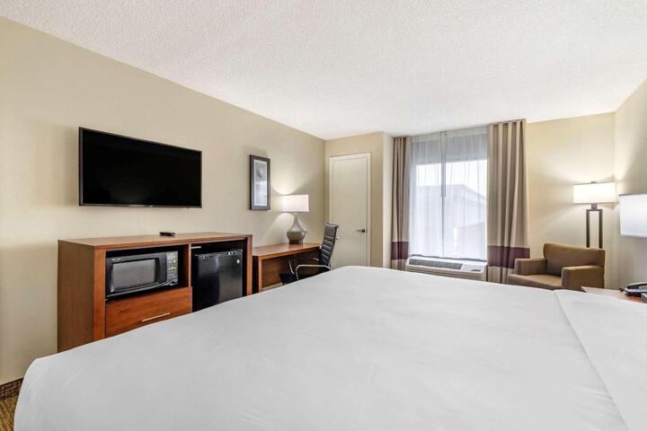 1 King Bed Upgrade (4 of 9)
