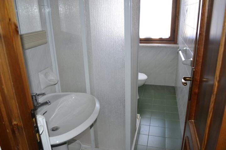 Room 7 of 13