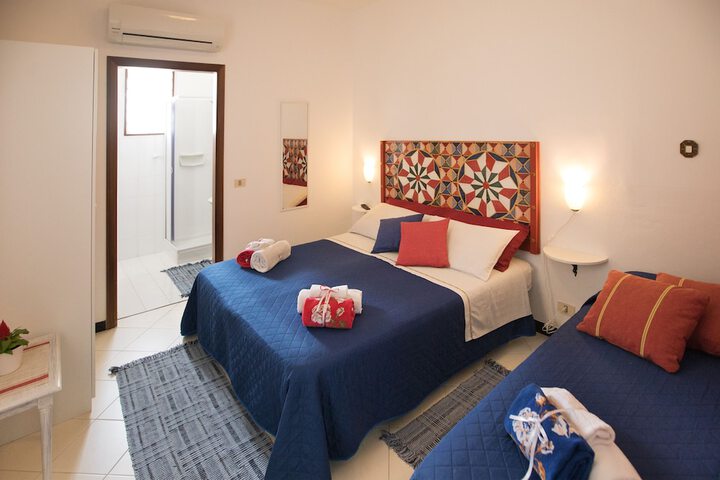 Room 2 of 79