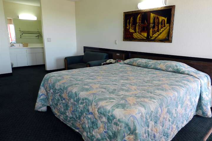 2 King Beds (12 of 15)