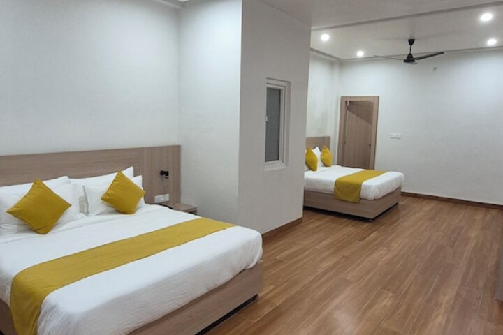 Room 13 of 36