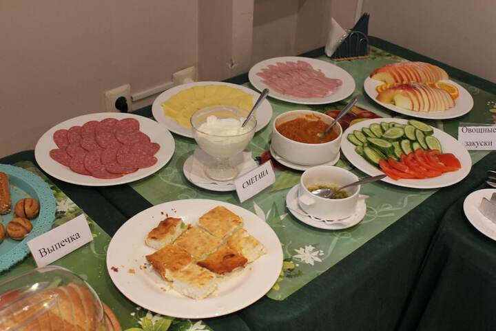 Dining 35 of 37