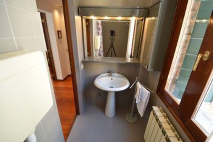 Room 4 of 23