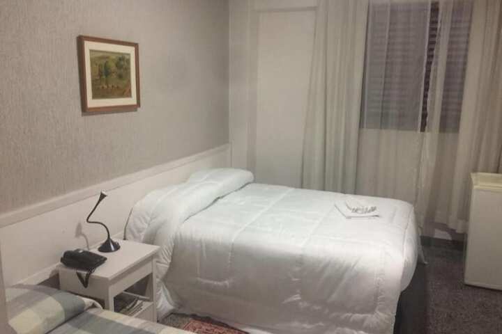 Room 10 of 33