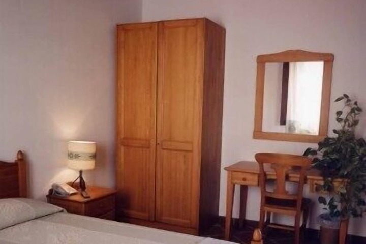 Room 5 of 47