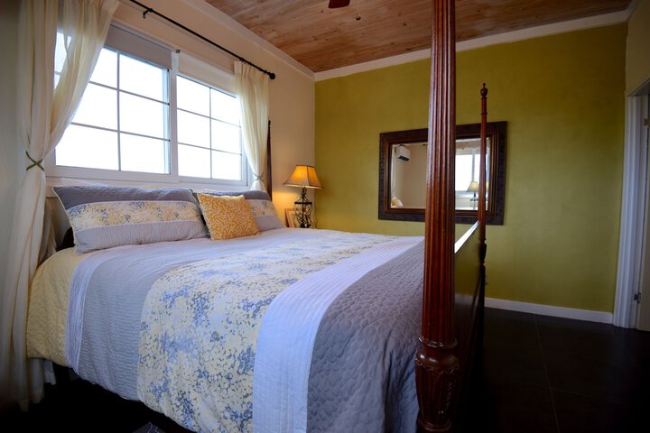 Room 6 of 72