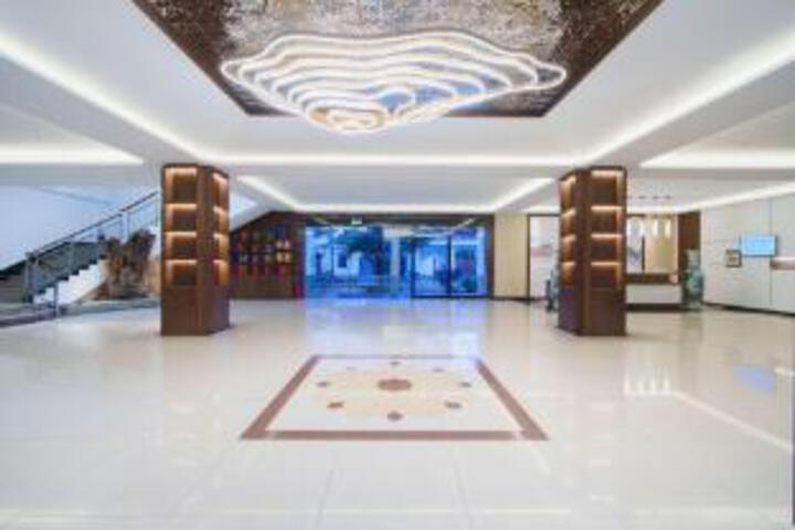 Erlangshan Hotel (Tianquan Traditional Chinese Medicine Hospital Branch)