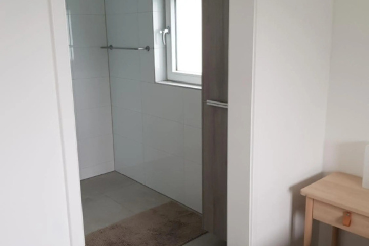 Room 5 of 11