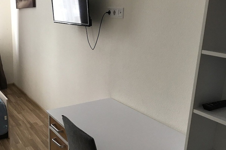 Room 14 of 128